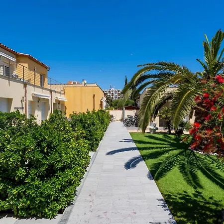 Apartment Fuer 4 Personen Ca 60 Qm In Empuriabrava, Costa Brava Golf De Roses *